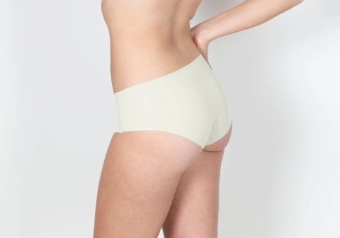 Soft fabric: invisible panties, fluid, seamless fabric, blending in harmony with the feminine soul.