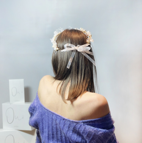 8005 ZARKA couronne cheveux avec perles portée
