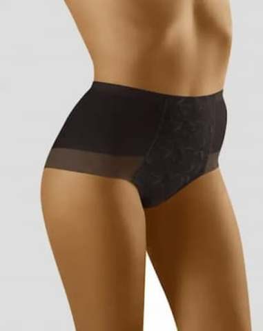 Sculpting panties: Refine your silhouette with these panties designed to sculpt and highlight.
