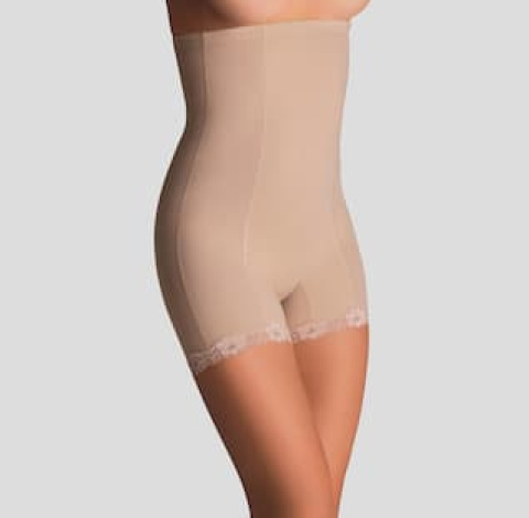 Short gainant beige taille haute : Confort et silhouette affinée assurés avec ce short sculptant.